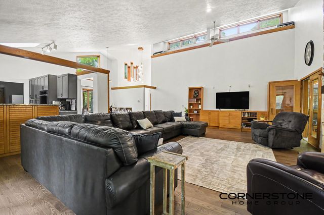 2111 Northridge Drive Ne, Plainfield Twp, MI 49525