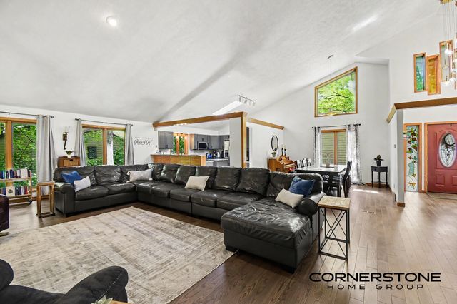 2111 Northridge Drive Ne, Plainfield Twp, MI 49525