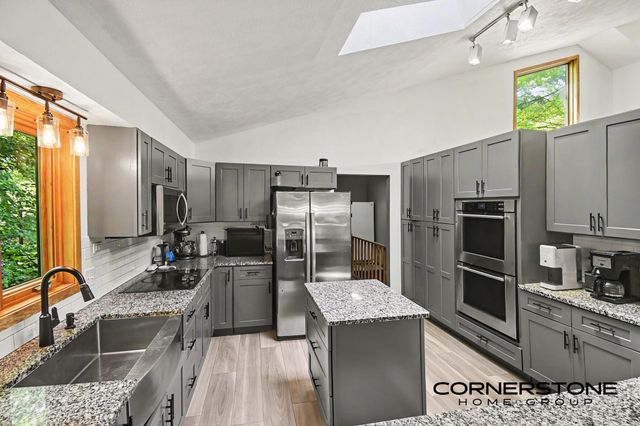 2111 Northridge Drive Ne, Plainfield Twp, MI 49525
