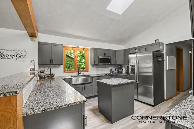 2111 Northridge Drive Ne, Plainfield Twp, MI 49525