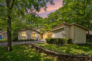 2111 Northridge Drive Ne, Plainfield Twp, MI 49525