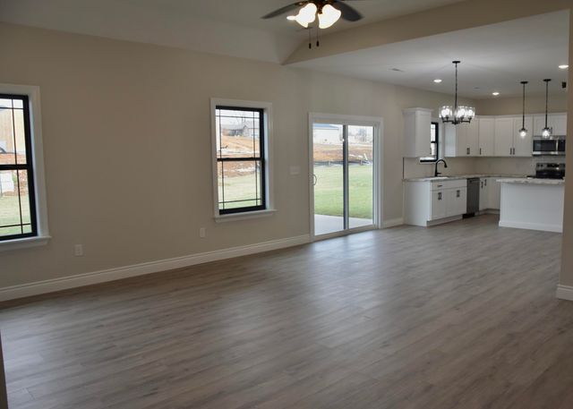 16618 KLINTON DR, Boonville, MO 65233