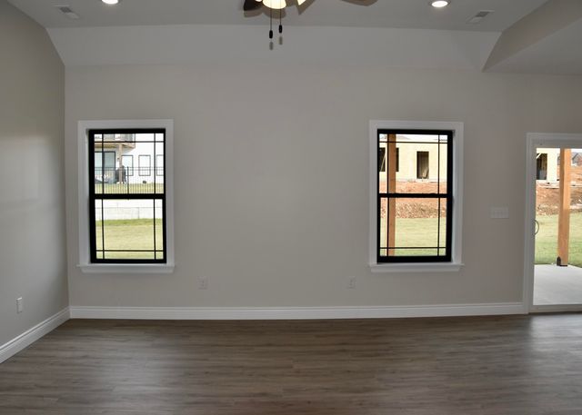 16618 KLINTON DR, Boonville, MO 65233