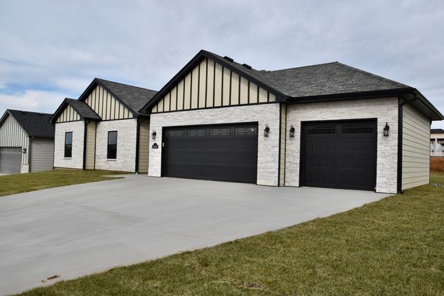 16618 KLINTON DR, Boonville, MO 65233