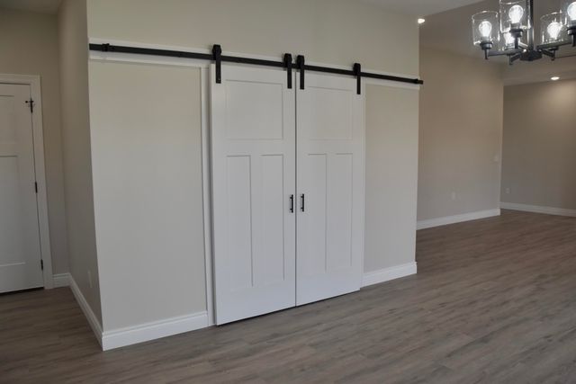 16618 KLINTON DR, Boonville, MO 65233