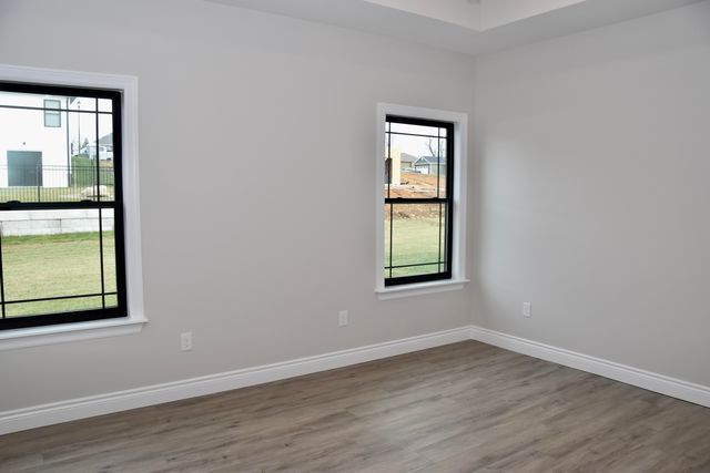 16618 KLINTON DR, Boonville, MO 65233