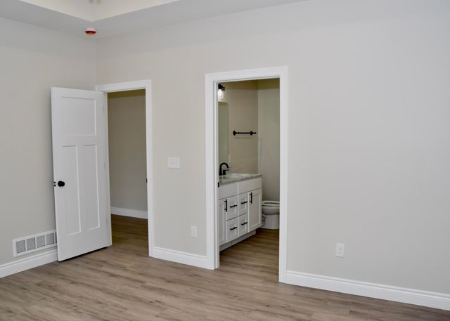 16618 KLINTON DR, Boonville, MO 65233