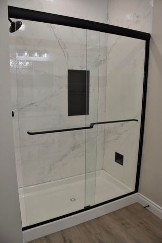 16618 KLINTON DR, Boonville, MO 65233