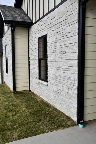 16618 KLINTON DR, Boonville, MO 65233