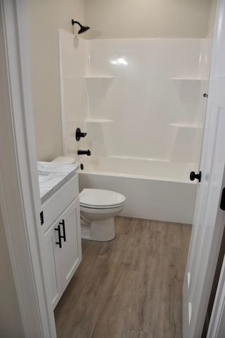 16618 KLINTON DR, Boonville, MO 65233