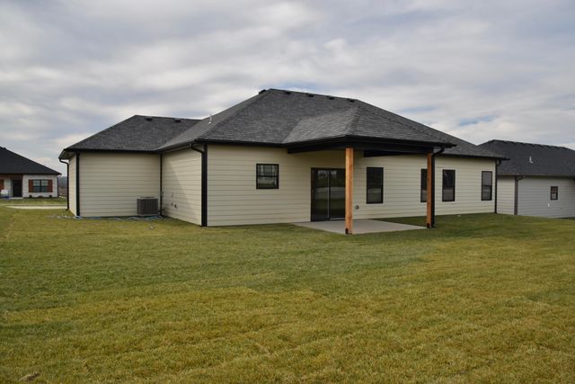 16618 KLINTON DR, Boonville, MO 65233