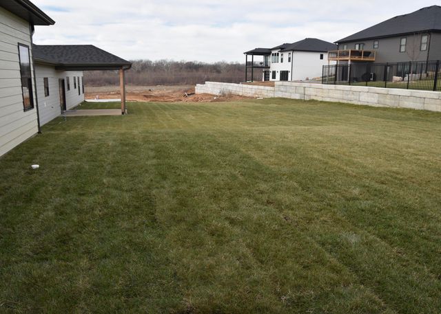 16618 KLINTON DR, Boonville, MO 65233