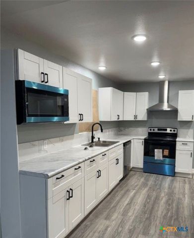 1300 N 2nd Street, Killeen, TX 76541