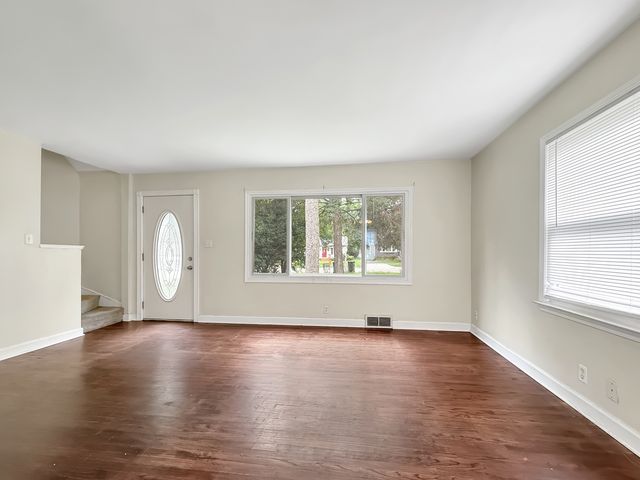 830 N Loomis Street, Naperville, IL 60563