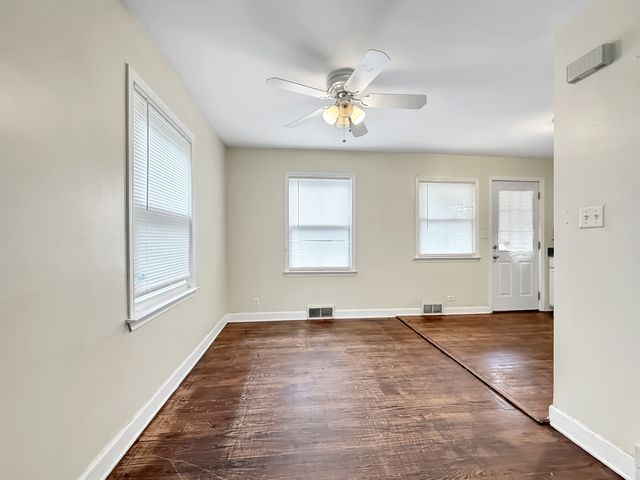 830 N Loomis Street, Naperville, IL 60563