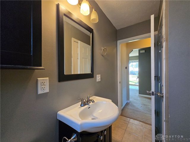 849 Flintridge Drive, Fairborn, OH 45324