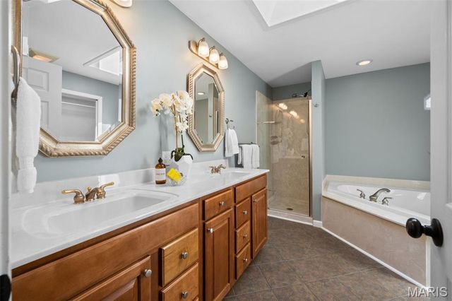 12123 Prestonpark Lane, St Louis, MO 63146