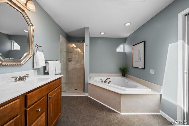 12123 Prestonpark Lane, St Louis, MO 63146