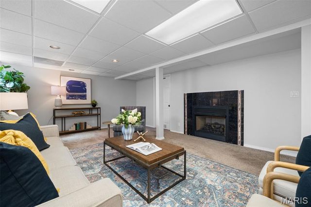 12123 Prestonpark Lane, St Louis, MO 63146