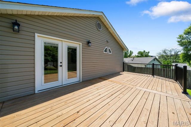 12123 Prestonpark Lane, St Louis, MO 63146