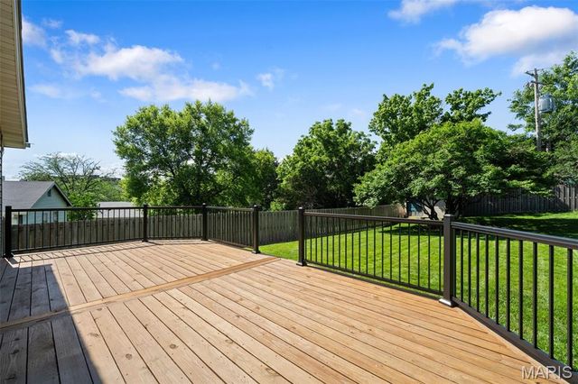 12123 Prestonpark Lane, St Louis, MO 63146