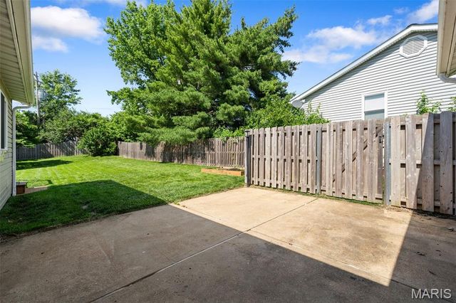 12123 Prestonpark Lane, St Louis, MO 63146