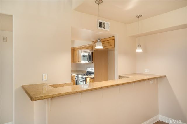 12916 MOORPARK Street 304, Studio City, CA 91406