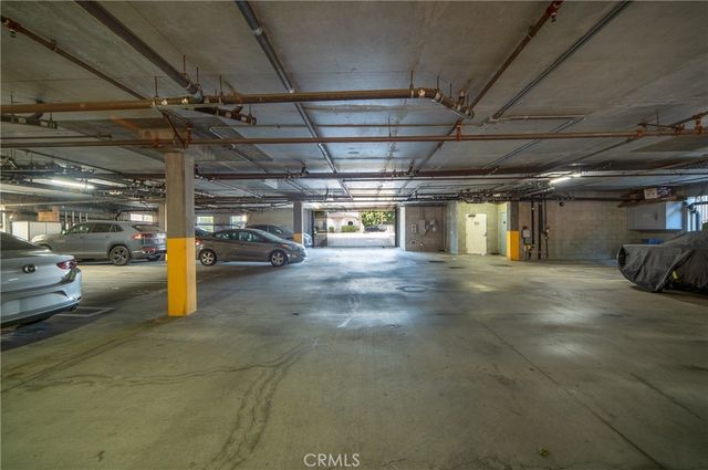 12916 MOORPARK Street 304, Studio City, CA 91406