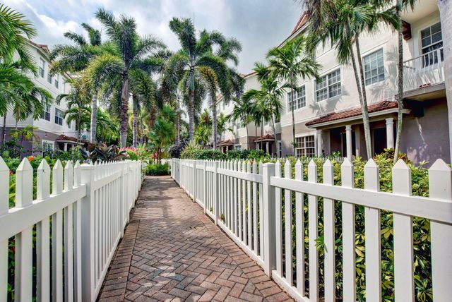 120 Ocean Cay Way, Hypoluxo, FL 33462