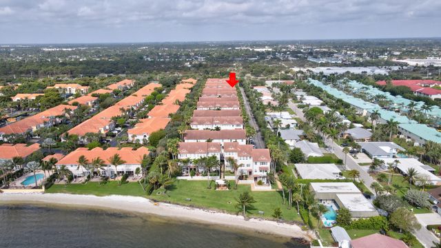 120 Ocean Cay Way, Hypoluxo, FL 33462