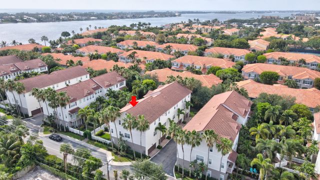 120 Ocean Cay Way, Hypoluxo, FL 33462