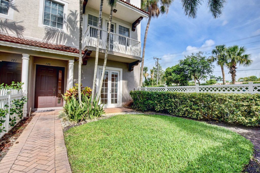 120 Ocean Cay Way, Hypoluxo, FL 33462