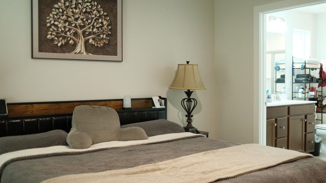 396 Streamview DR, White House, TN 37188