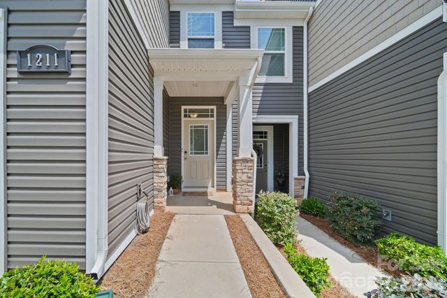 1211 Bigelow Street, Charlotte, NC 28269
