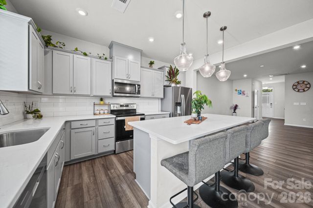 1211 Bigelow Street, Charlotte, NC 28269