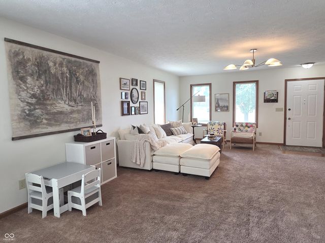 110 Sterling Drive 5, Pittsboro, IN 46167