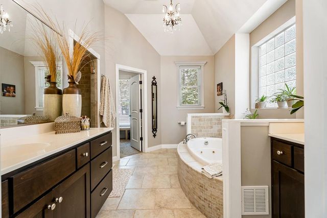 8617 N 381 W, Lake Village, IN 46349