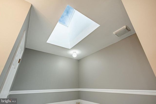 107 W FLAGSTONE DR, Newark, DE 19702