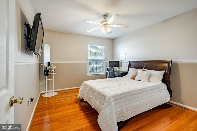 107 W FLAGSTONE DR, Newark, DE 19702