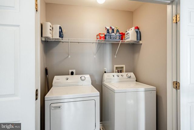 107 W FLAGSTONE DR, Newark, DE 19702