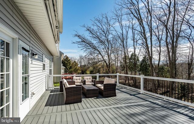 107 W FLAGSTONE DR, Newark, DE 19702