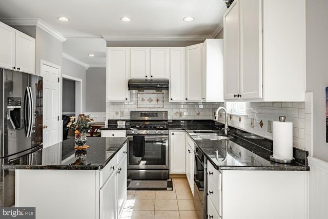 107 W FLAGSTONE DR, Newark, DE 19702