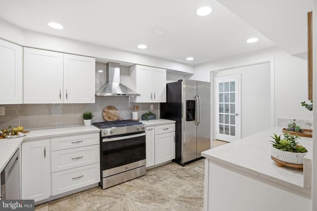 7000 ALICENT PL, Mclean, VA 22101