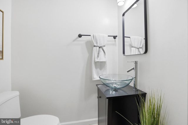 7000 ALICENT PL, Mclean, VA 22101