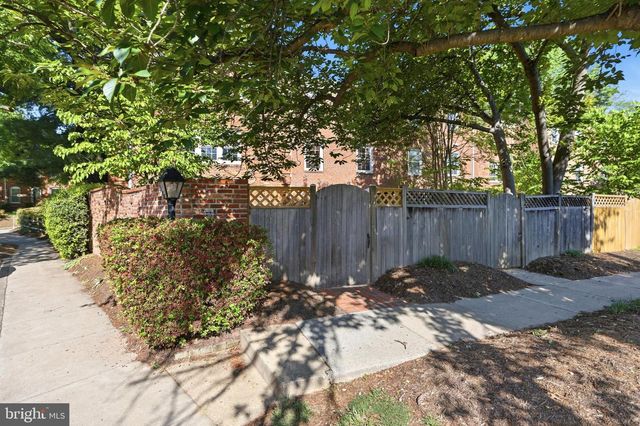 7000 ALICENT PL, Mclean, VA 22101