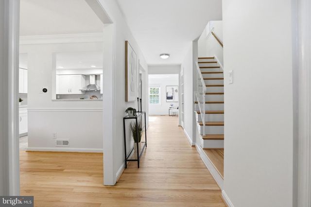 7000 ALICENT PL, Mclean, VA 22101