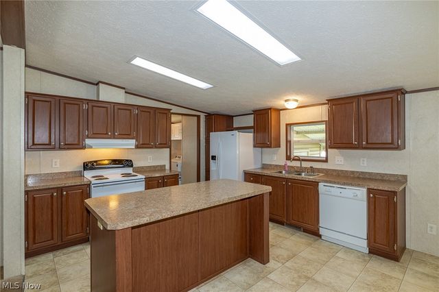 81 Periwinkle Drive, Olmsted Twp, OH 44138