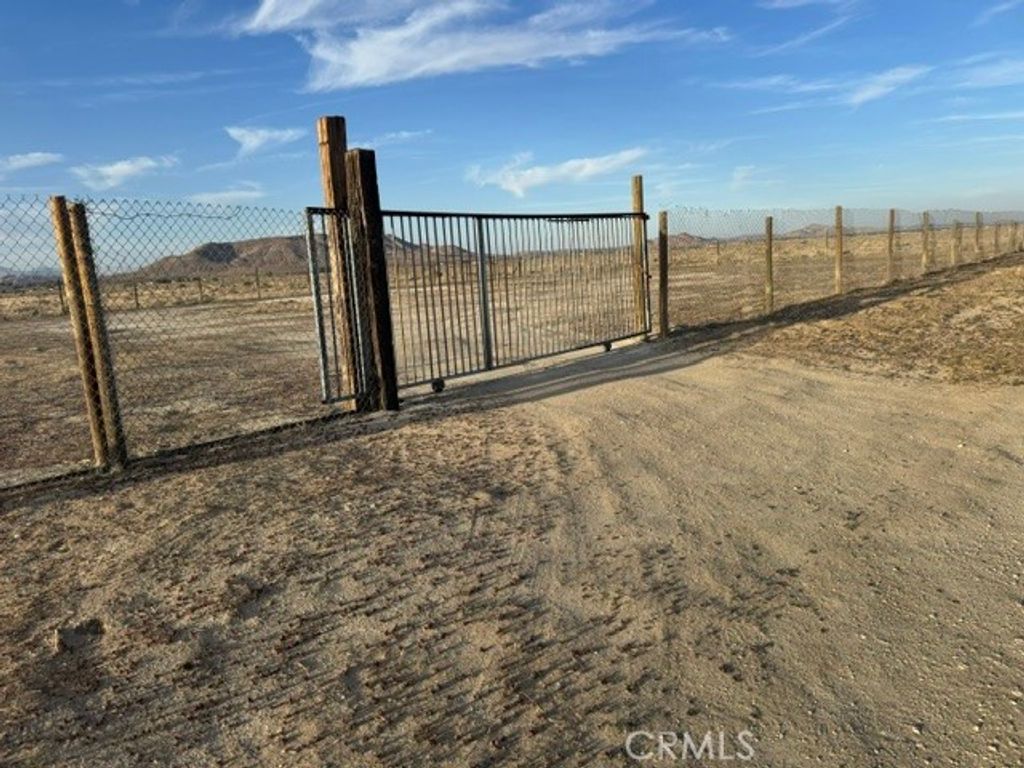 0 Sue Avenue, Rosamond, CA 93560