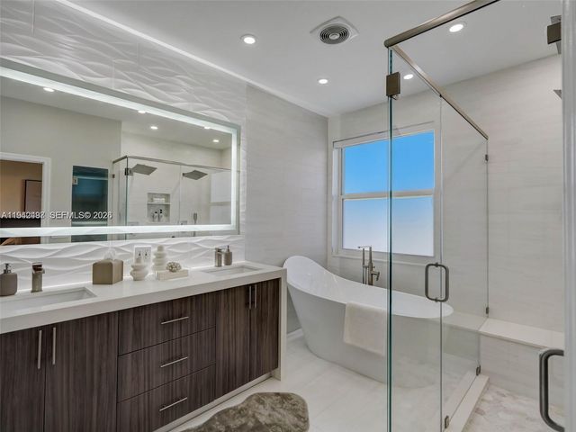 963 S Harbor Vw S, Hollywood, FL 33019