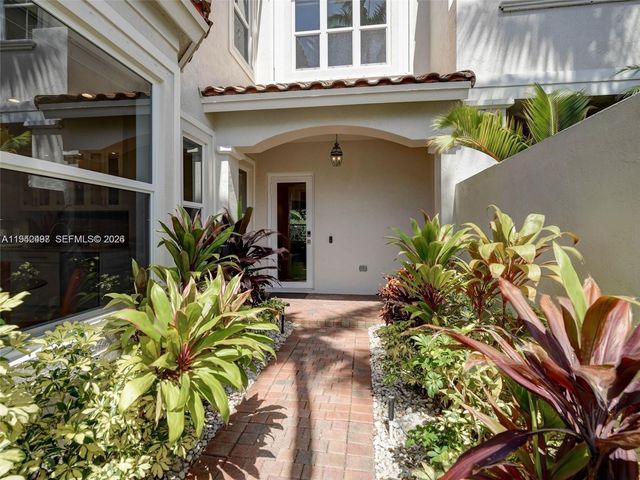 963 S Harbor Vw S, Hollywood, FL 33019